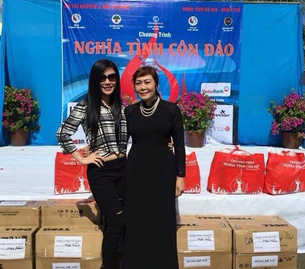Nữ[-]ca[-]sĩ[-]Uyên[-]Trang[-]cùng[-]mẹ[-]tham[-]gia[-]chương[-]trình:[-]"Nghĩa[-]tình[-]Côn[-]Đảo[-]2015"